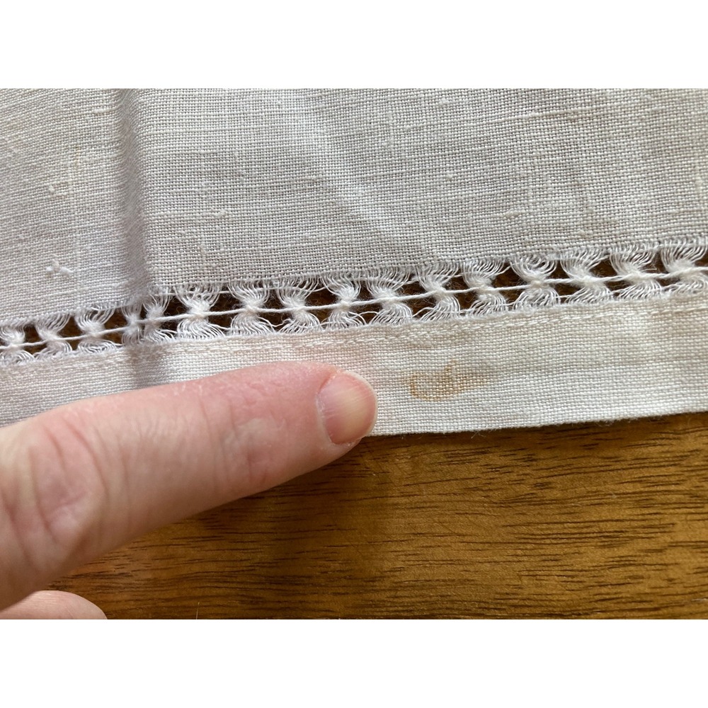 Vtg Square Tablecloth 31x32 White Lace Detail Insets Tea Party Cottagecore - Picture 7 of 7